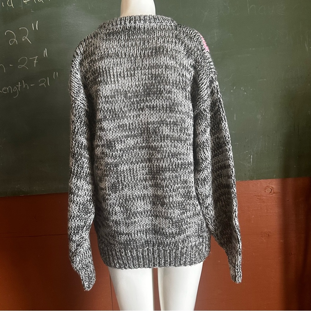 Vintage Abstract Gray and Pink Sweater - Picture 7 of 9
